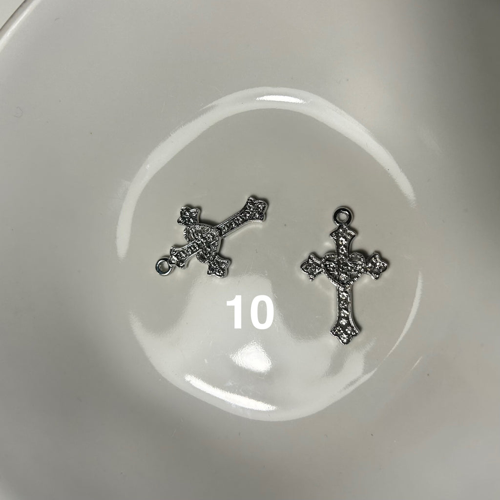 Atelier Séléna - Broche personnalisable dorée - 5 breloques