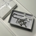 Atelier Séléna - Broche personnalisable argent - 3 breloques