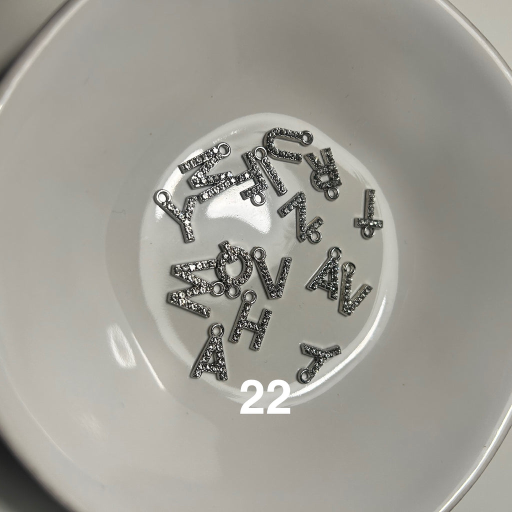 Atelier Séléna - Broche personnalisable dorée - 5 breloques