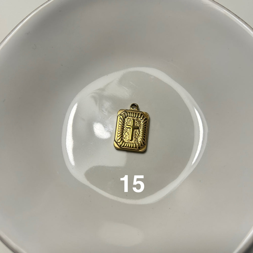 Atelier Séléna - Broche personnalisable dorée - 5 breloques