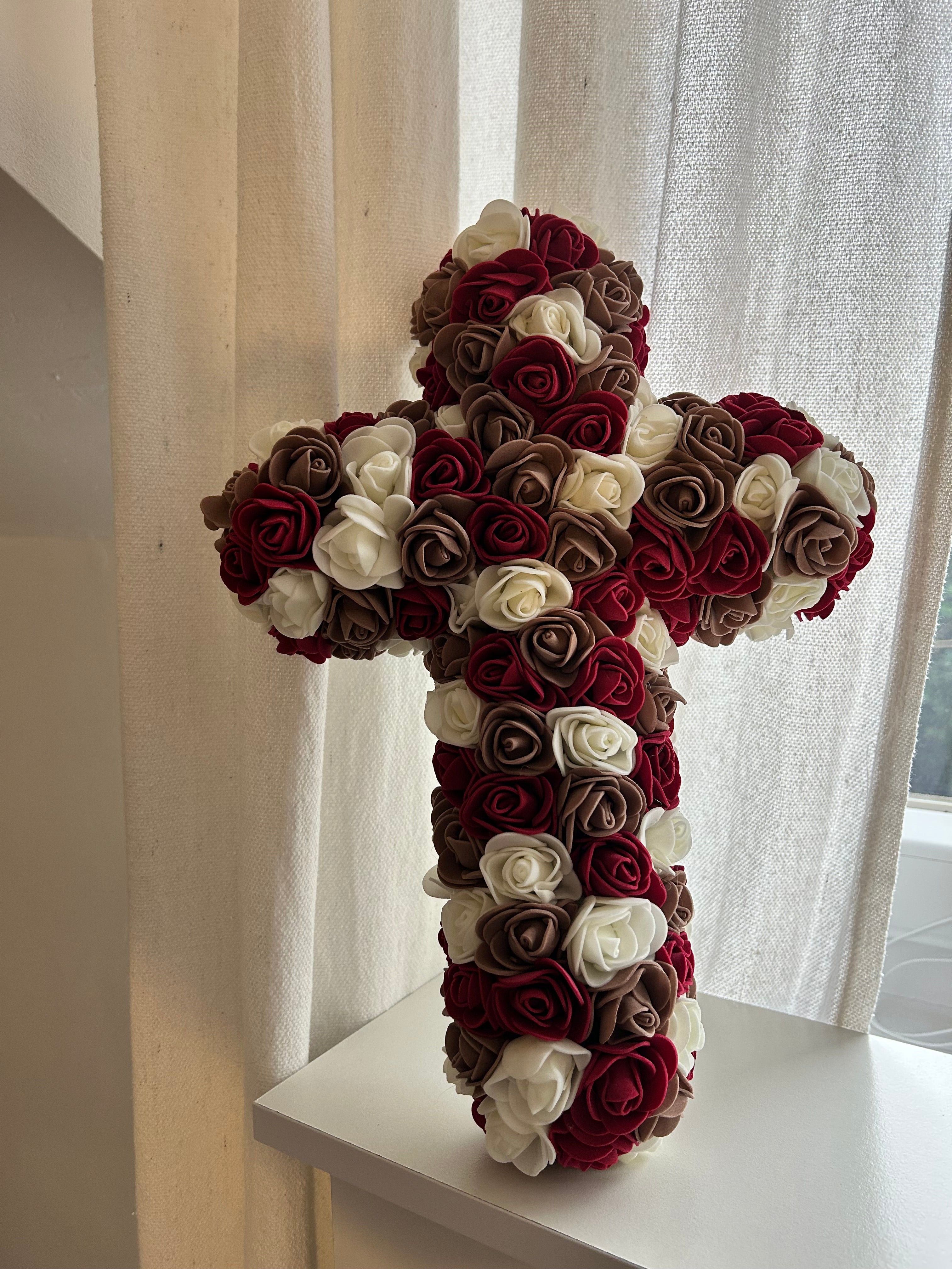 Atelier Séléna - Croix décorative en fleurs