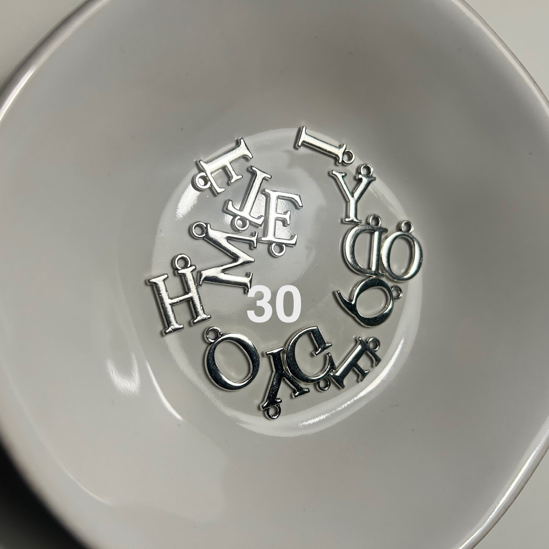 Atelier Séléna - Broche personnalisable dorée - 5 breloques