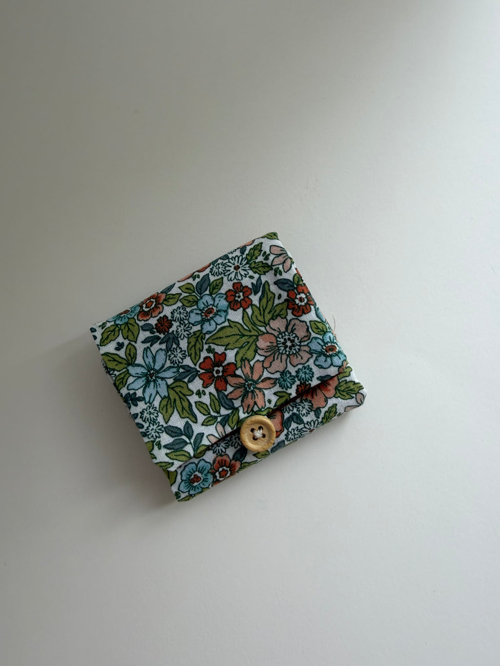 Atelier Séléna - Oratoire de poche artisanal en coton et lin - coin prière nomade