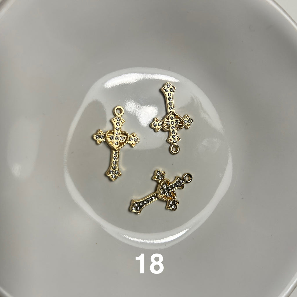 Atelier Séléna - Broche personnalisable dorée - 5 breloques