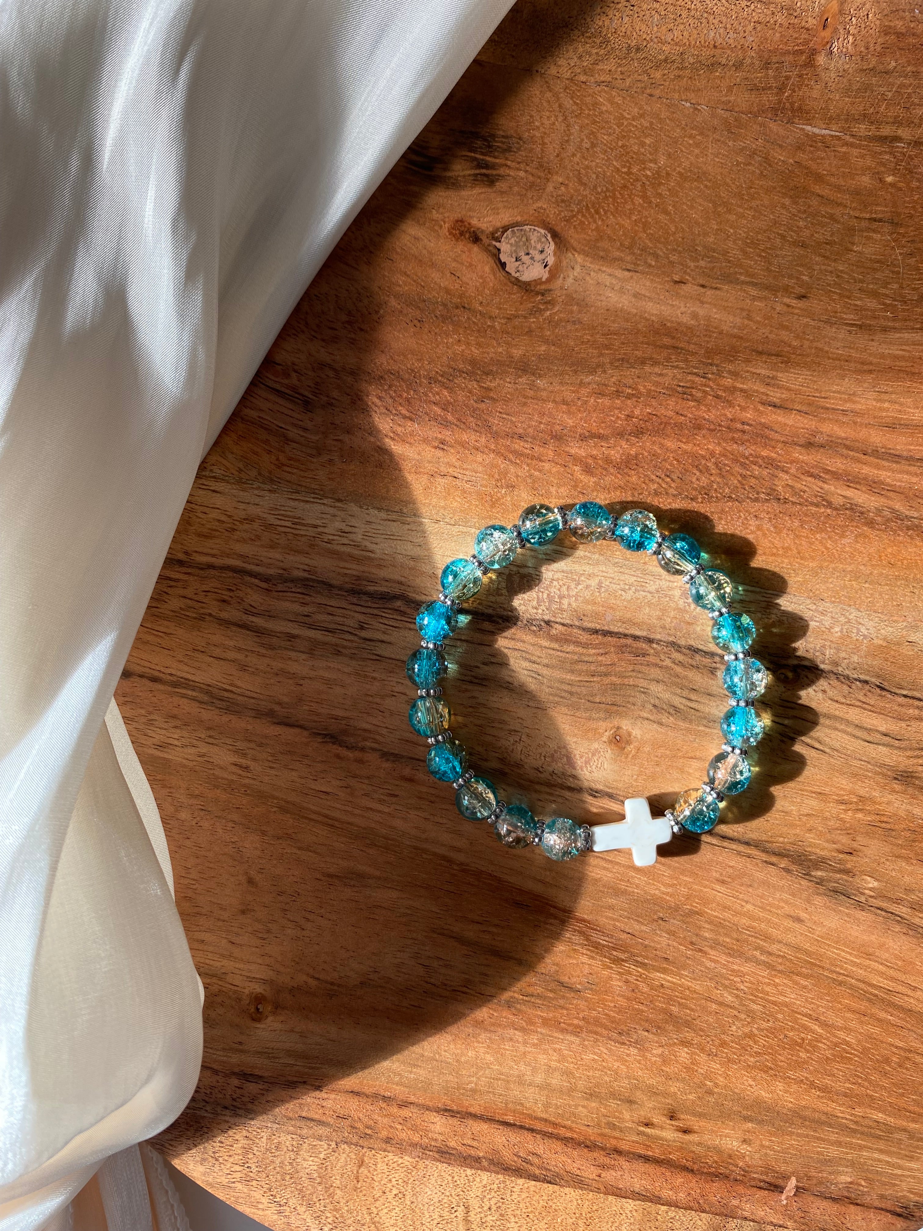 Atelier Séléna - Bracelet en perles et croix - Homme