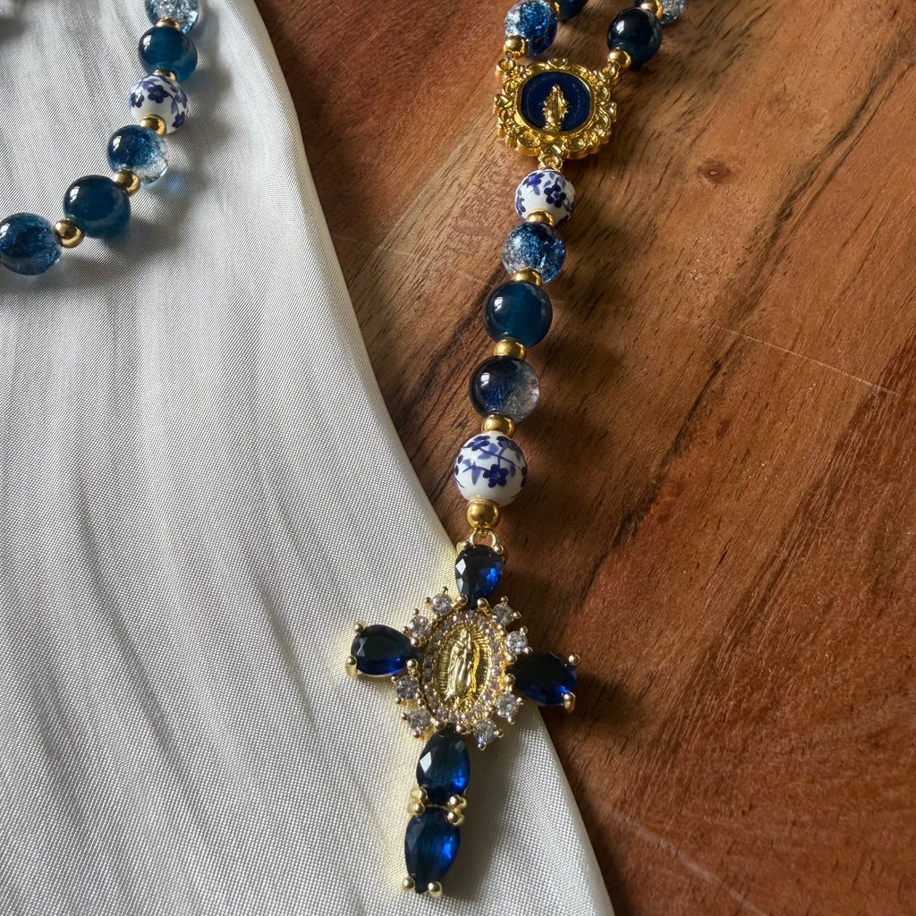 Atelier Séléna - Chapelet bleu marine et perles de céramique