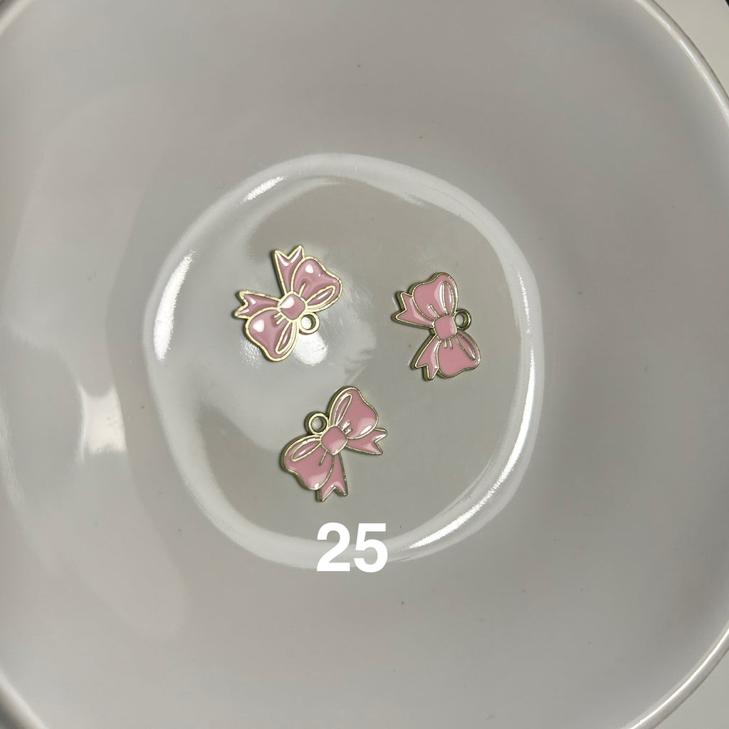 Atelier Séléna - Broche personnalisable dorée - 5 breloques