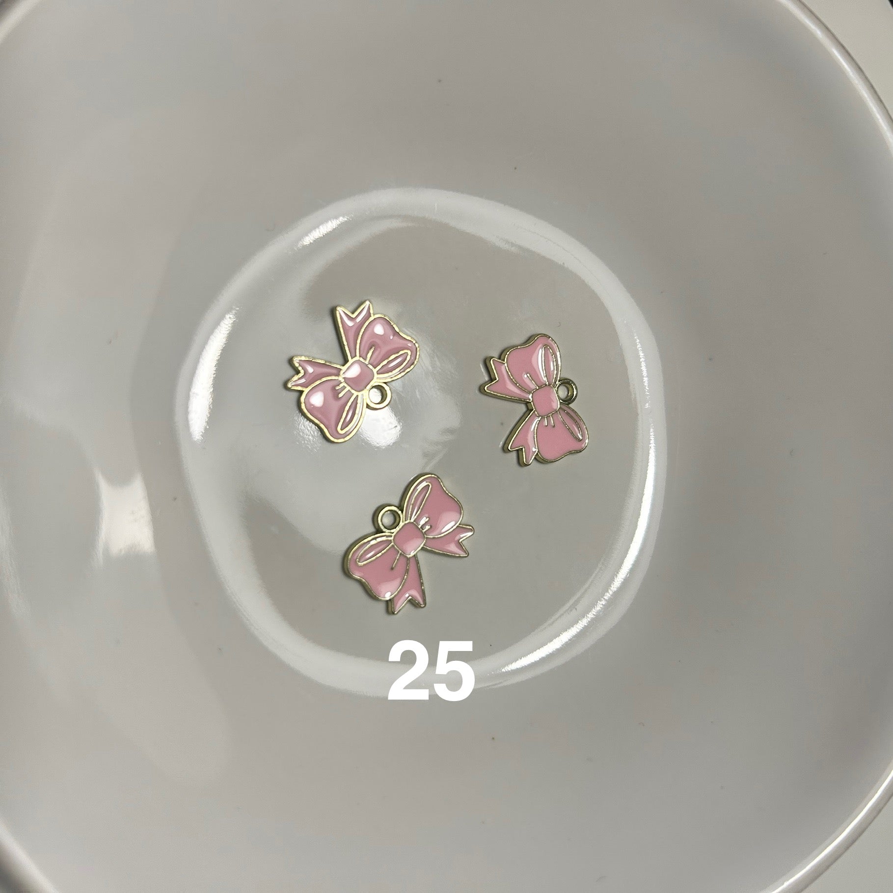 Atelier Séléna - Broche personnalisable dorée - 5 breloques