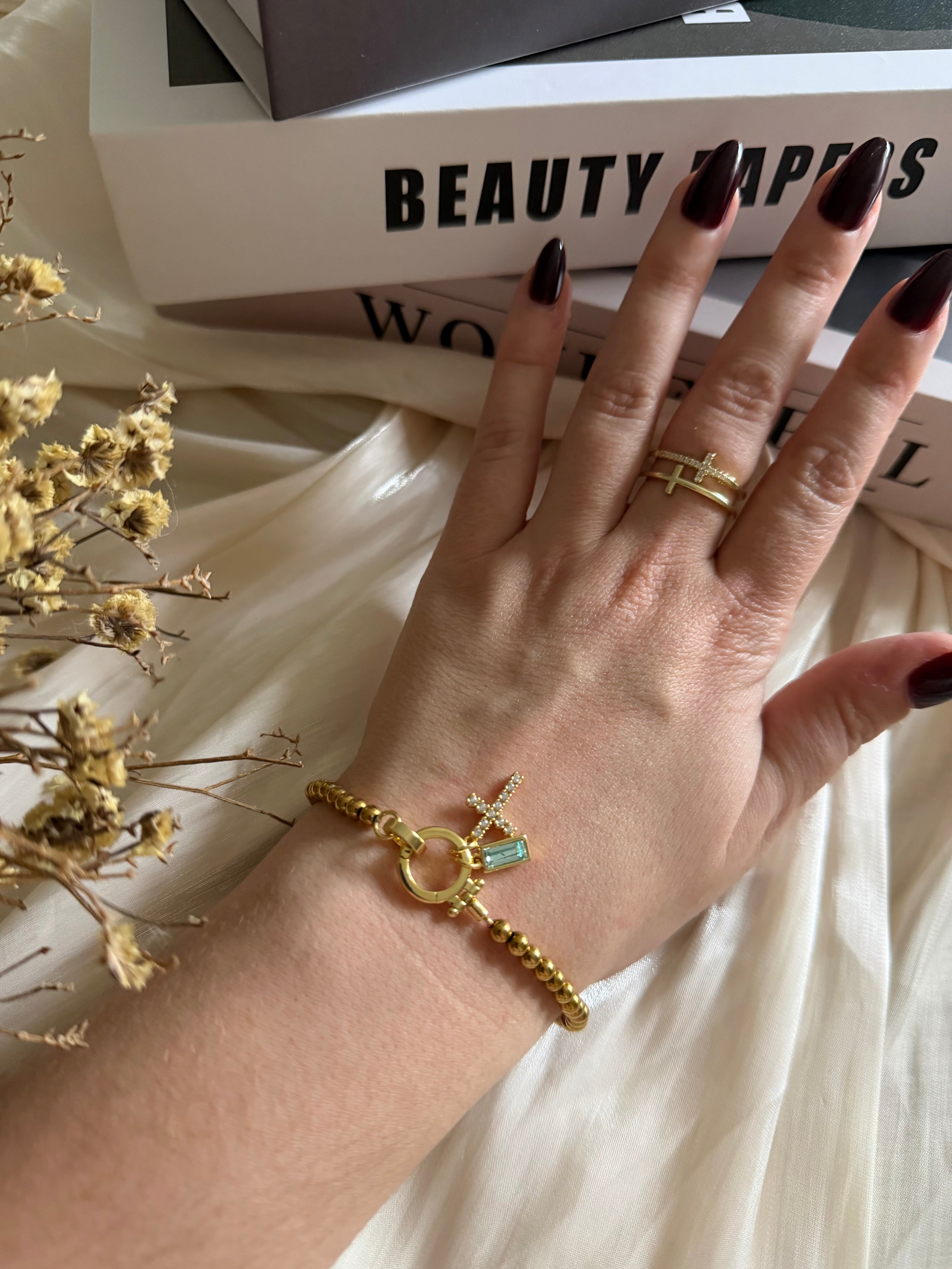 Atelier Séléna - Bracelet croix et pierre de naissance Mars - Plaqué or 18k - avec écrin