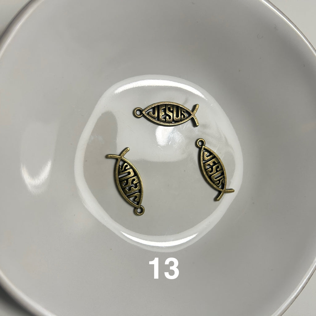 Atelier Séléna - Broche personnalisable dorée - 5 breloques