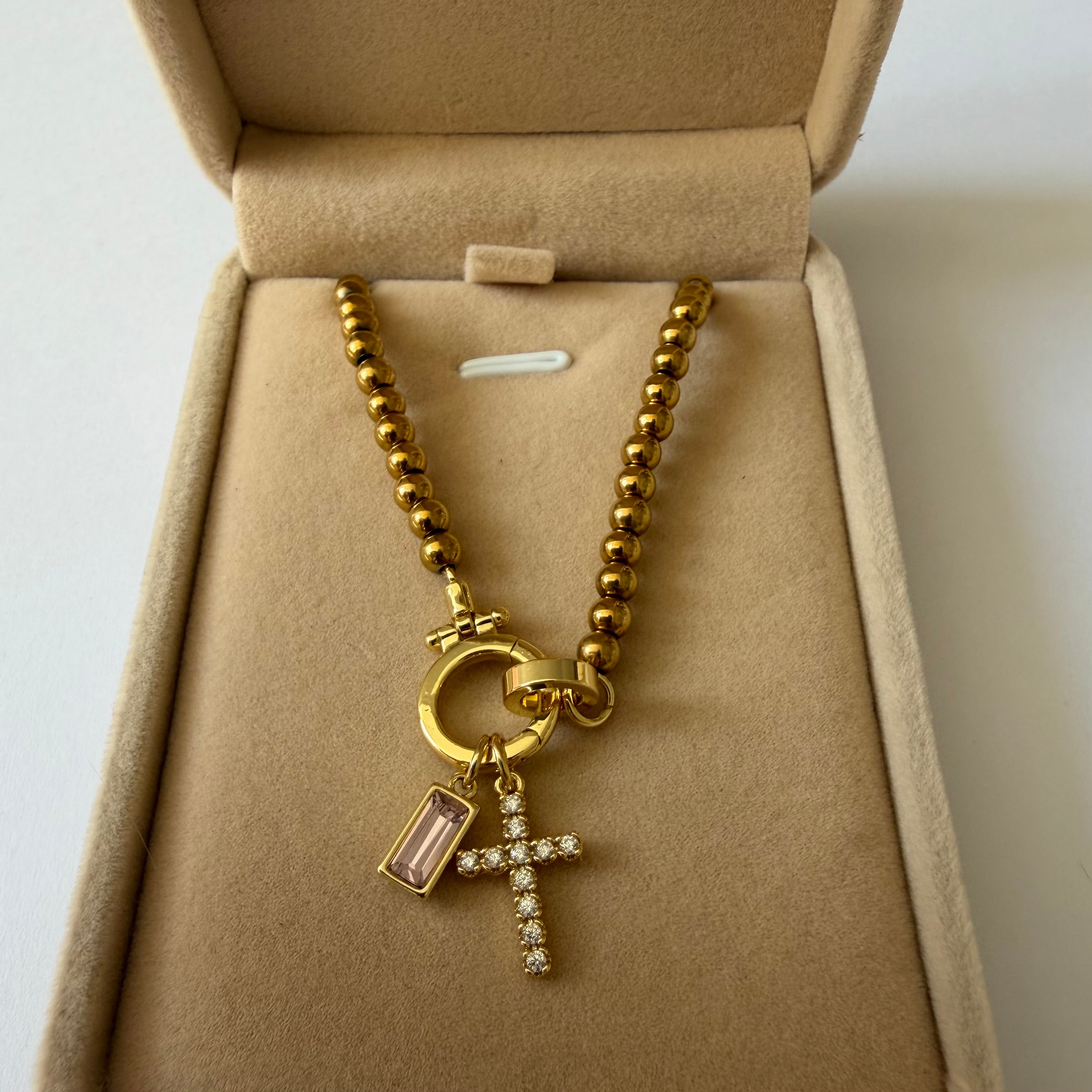 Atelier Séléna - Bracelet croix et pierre de naissance Octobre - Plaqué or 18k - avec écrin