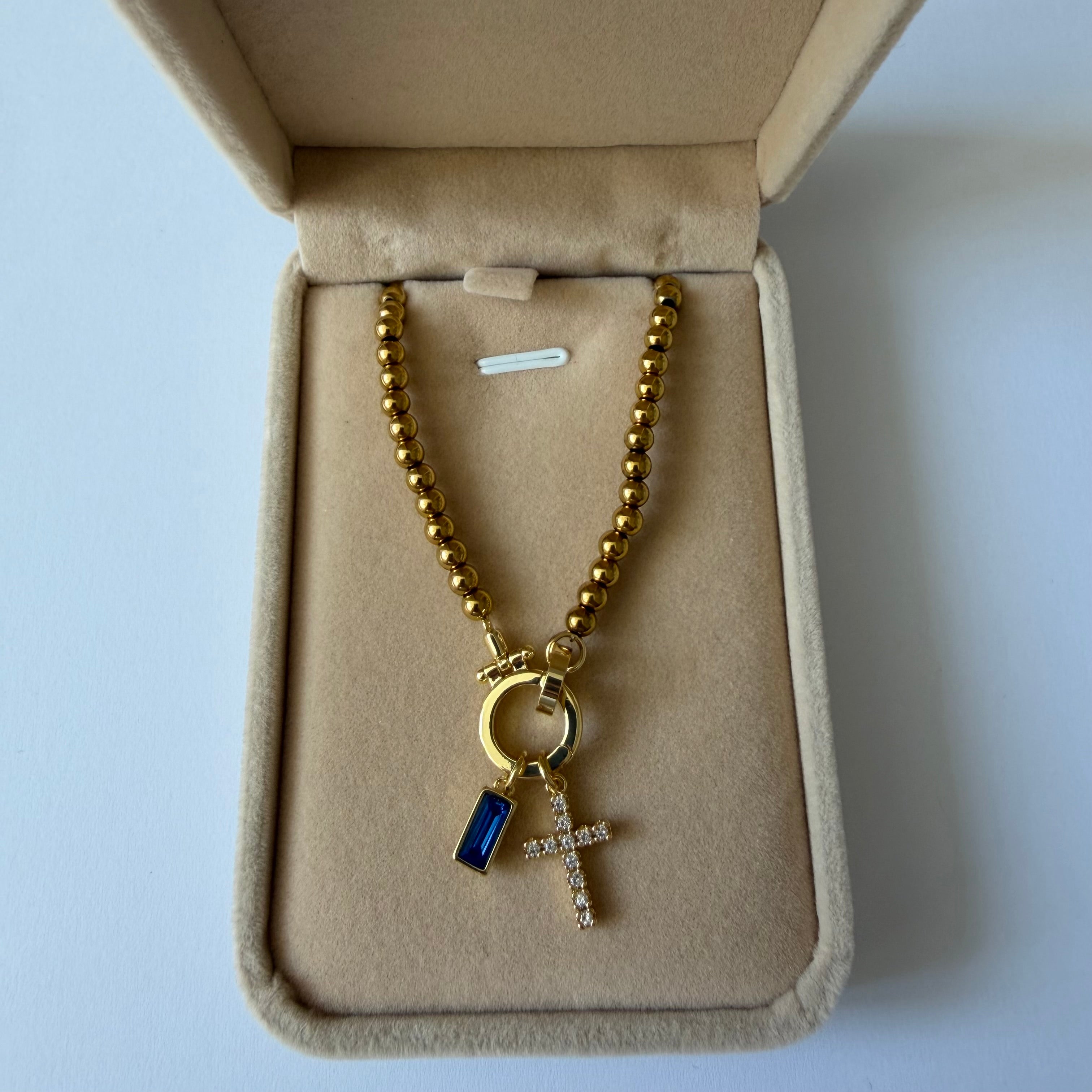 Atelier Séléna - Bracelet croix et pierre de naissance Septembre  - Plaqué or 18k - avec écrin