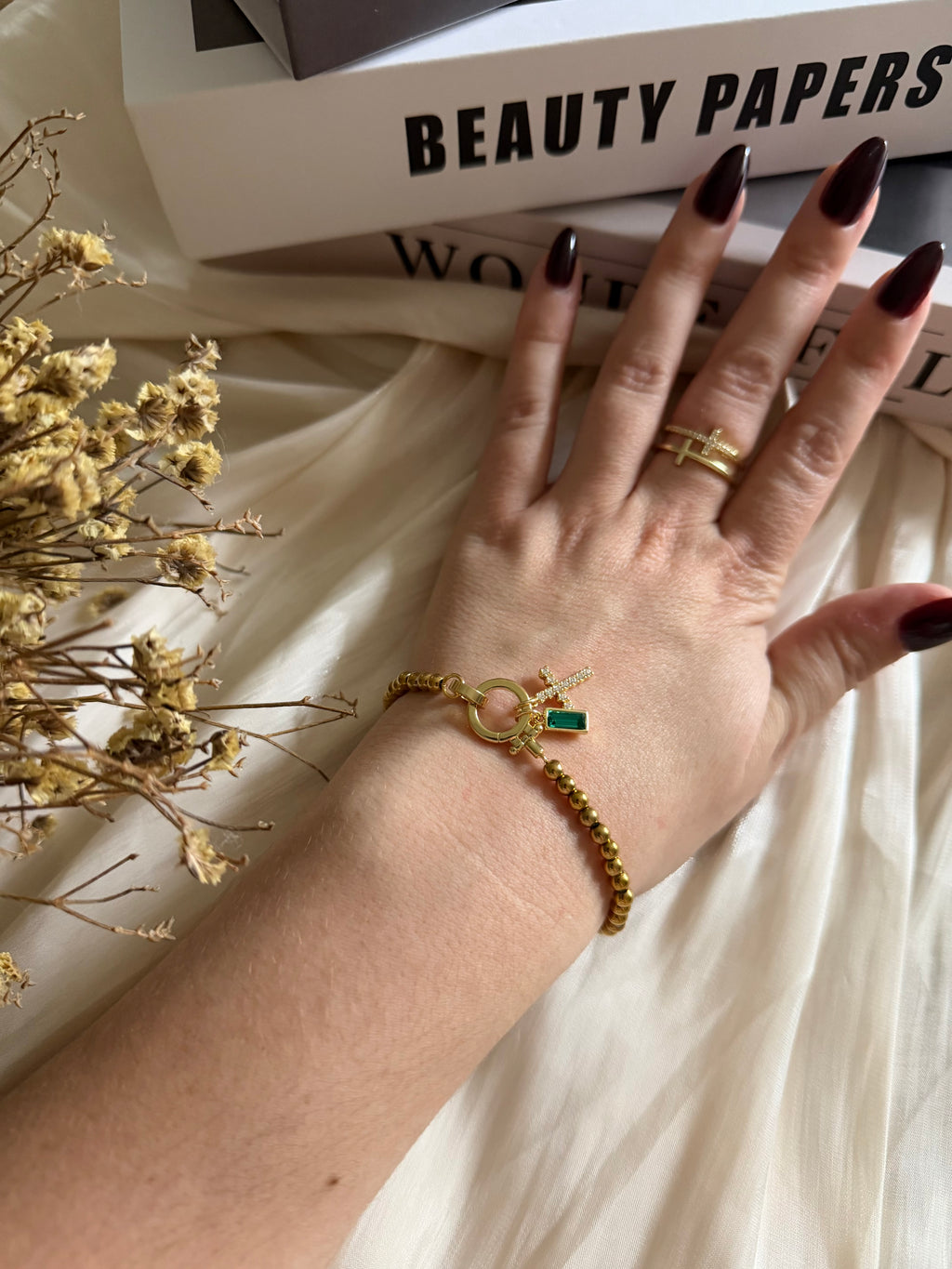 Atelier Séléna - Bracelet croix et pierre de naissance Mai - Plaqué or 18k - avec écrin