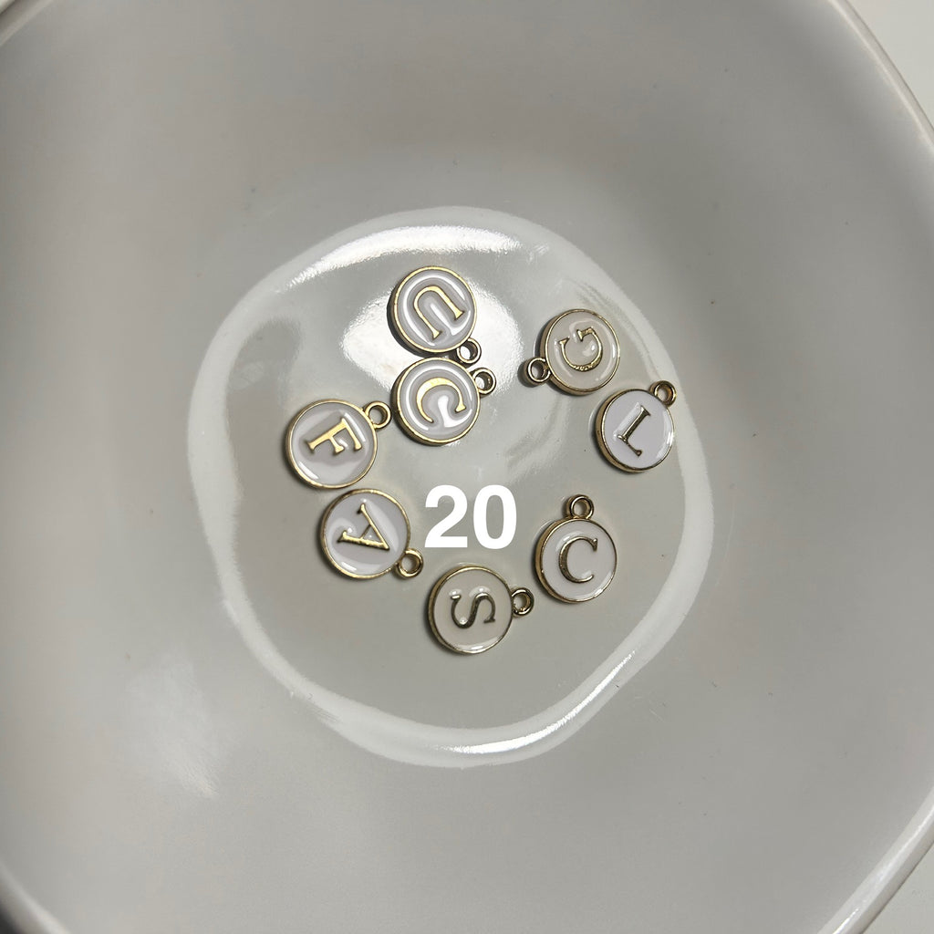 Atelier Séléna - Broche personnalisable dorée - 5 breloques