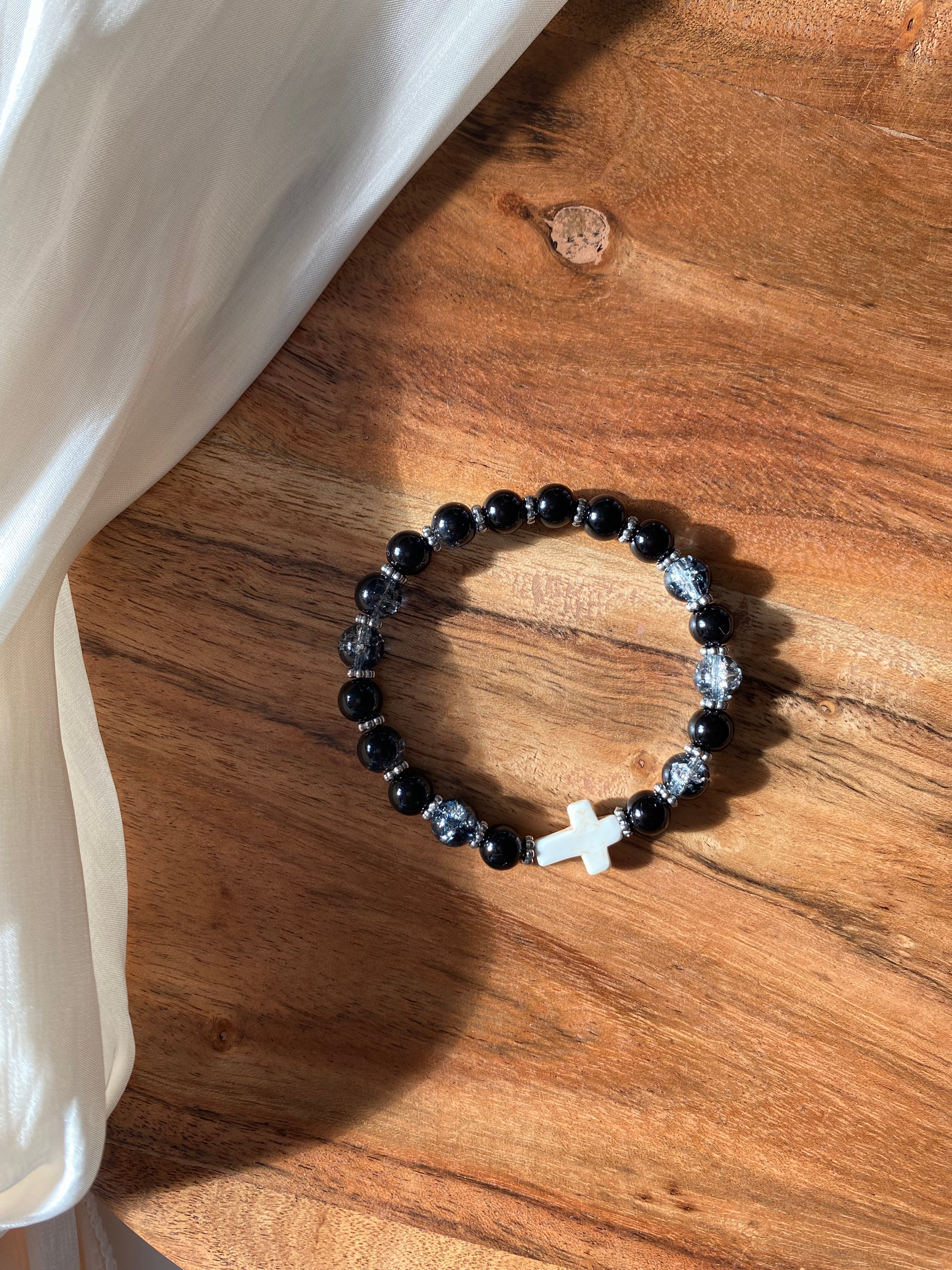 Atelier Séléna - Bracelet en perles et croix - Homme