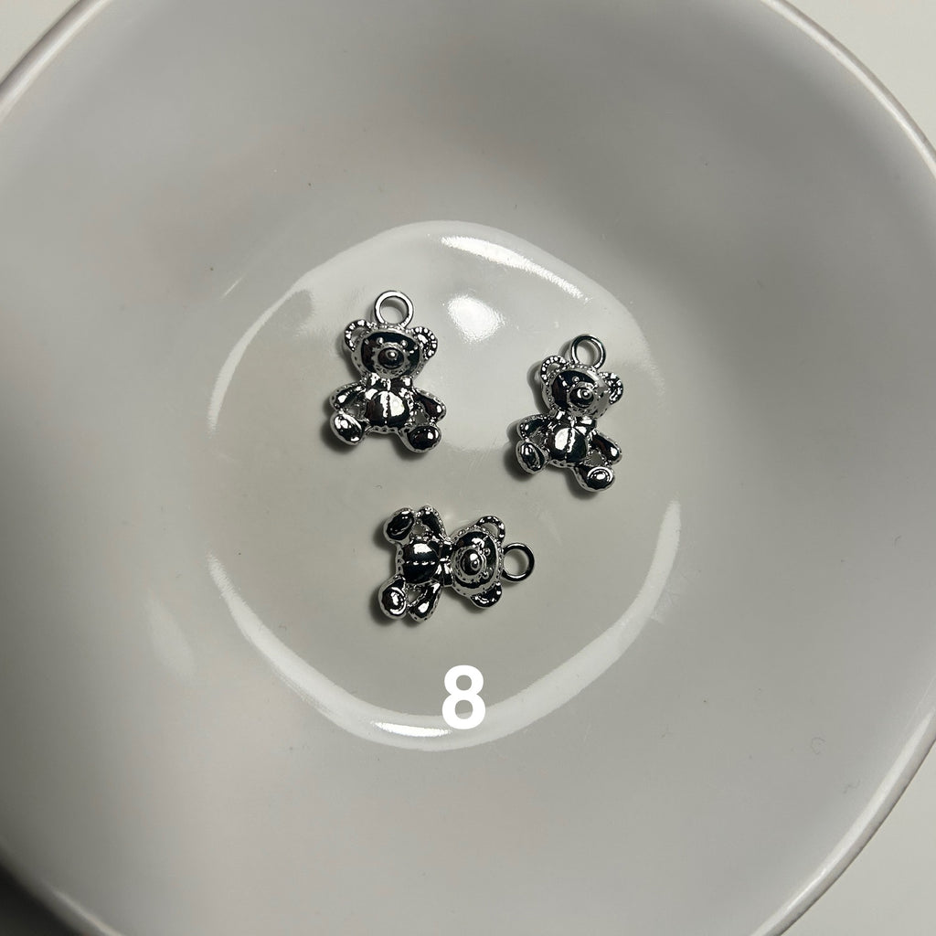 Atelier Séléna - Broche personnalisable dorée - 5 breloques