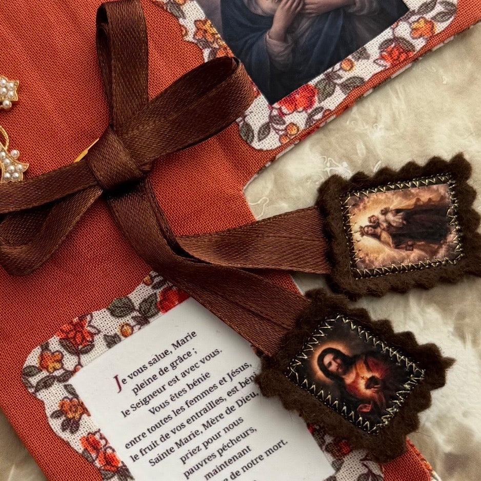 Atelier Séléna - Oratoire de poche avec son mini scapulaire - Personnalisation