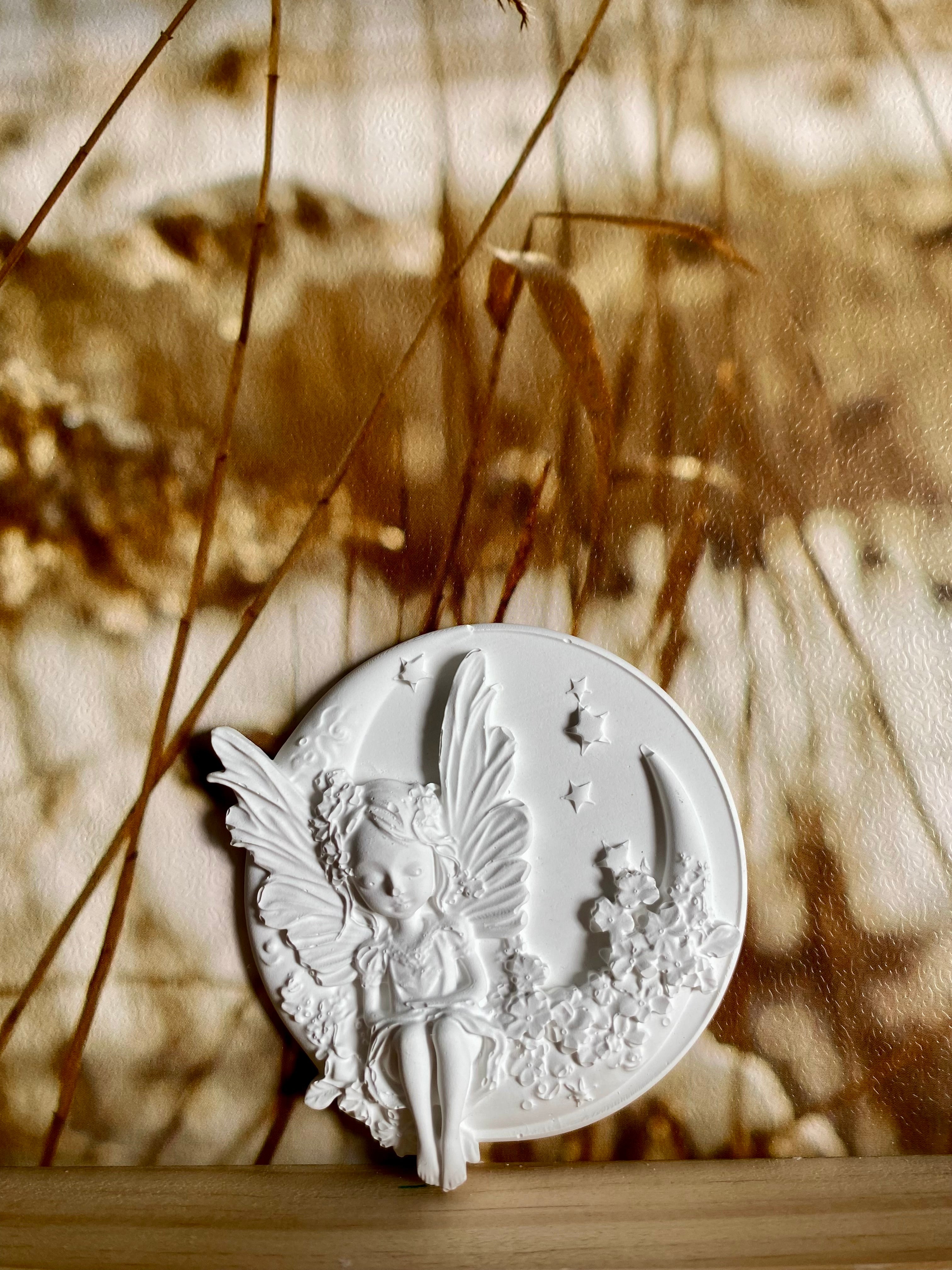 Décor parfumé Fée sur croissant de lune - Artisanale