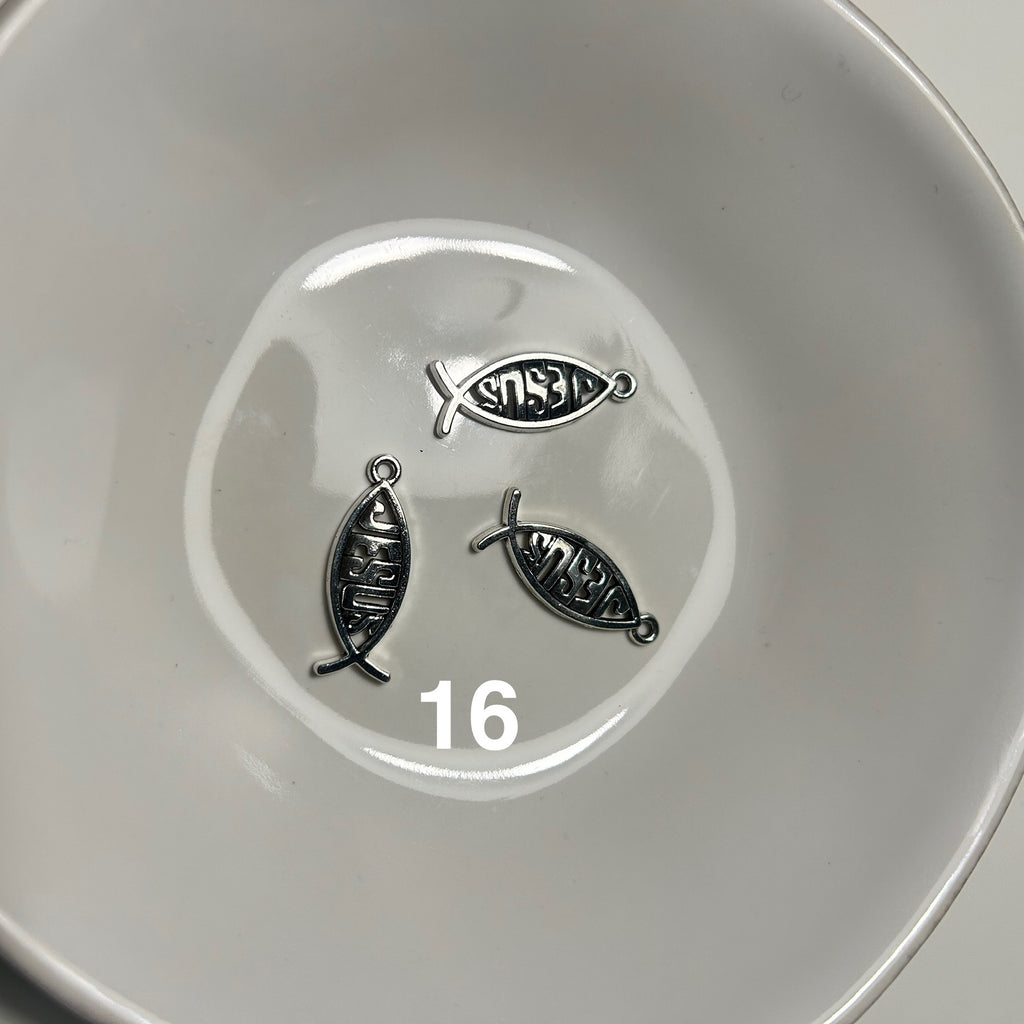 Atelier Séléna - Broche personnalisable dorée - 5 breloques