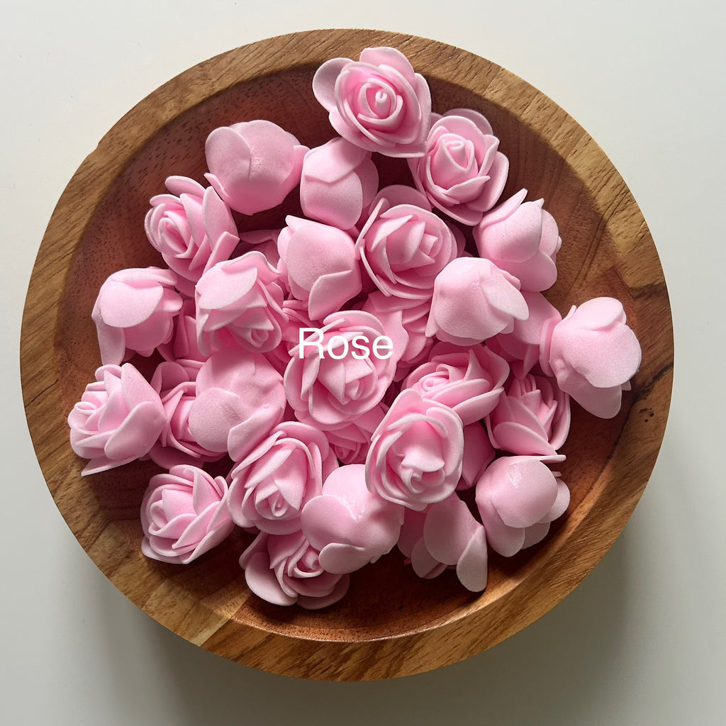 Atelier Séléna - Décoration Croix en fleurs - Personnalisable - 30 cm