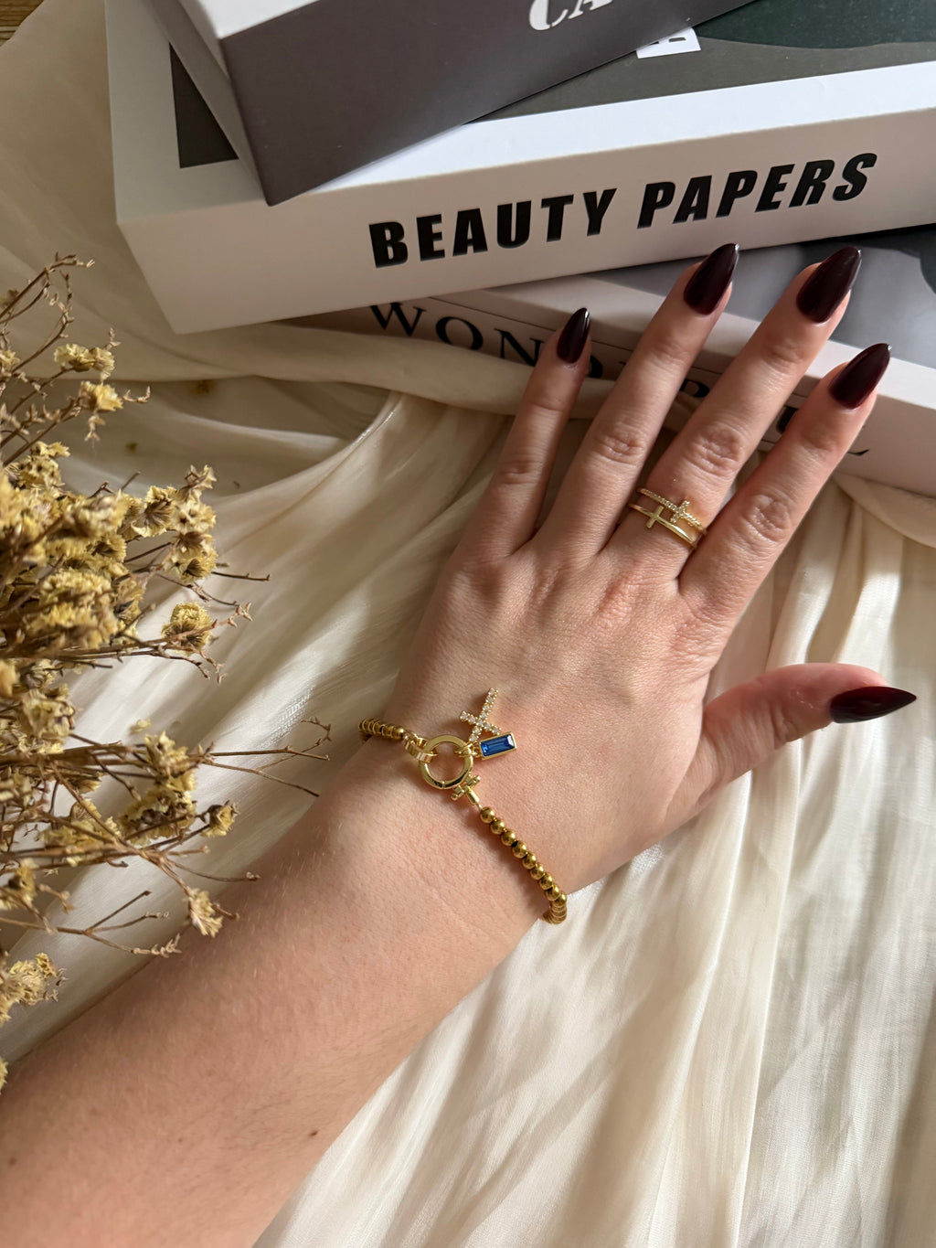 Atelier Séléna - Bracelet croix et pierre de naissance Septembre  - Plaqué or 18k - avec écrin