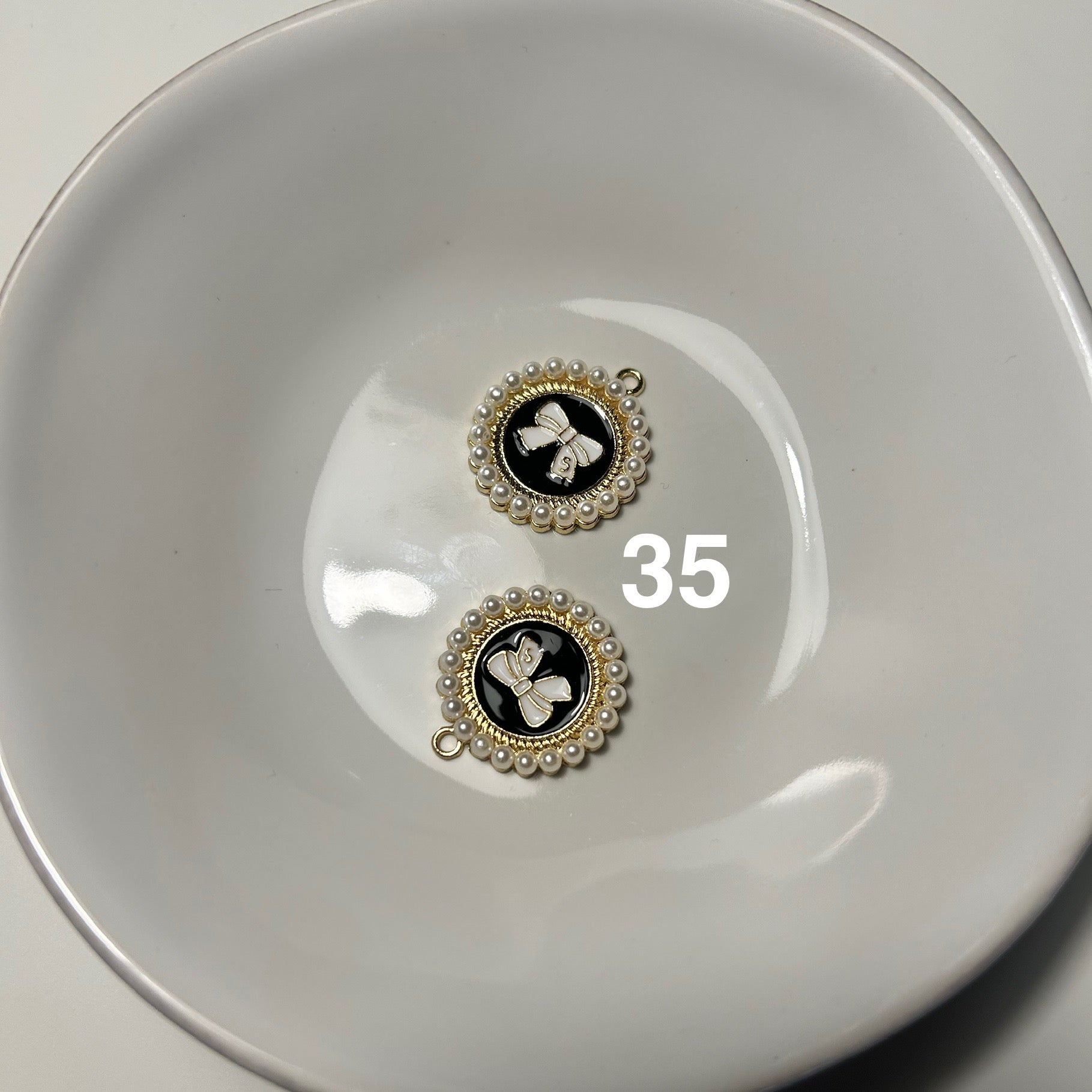 Atelier Séléna - Broche personnalisable dorée - 5 breloques