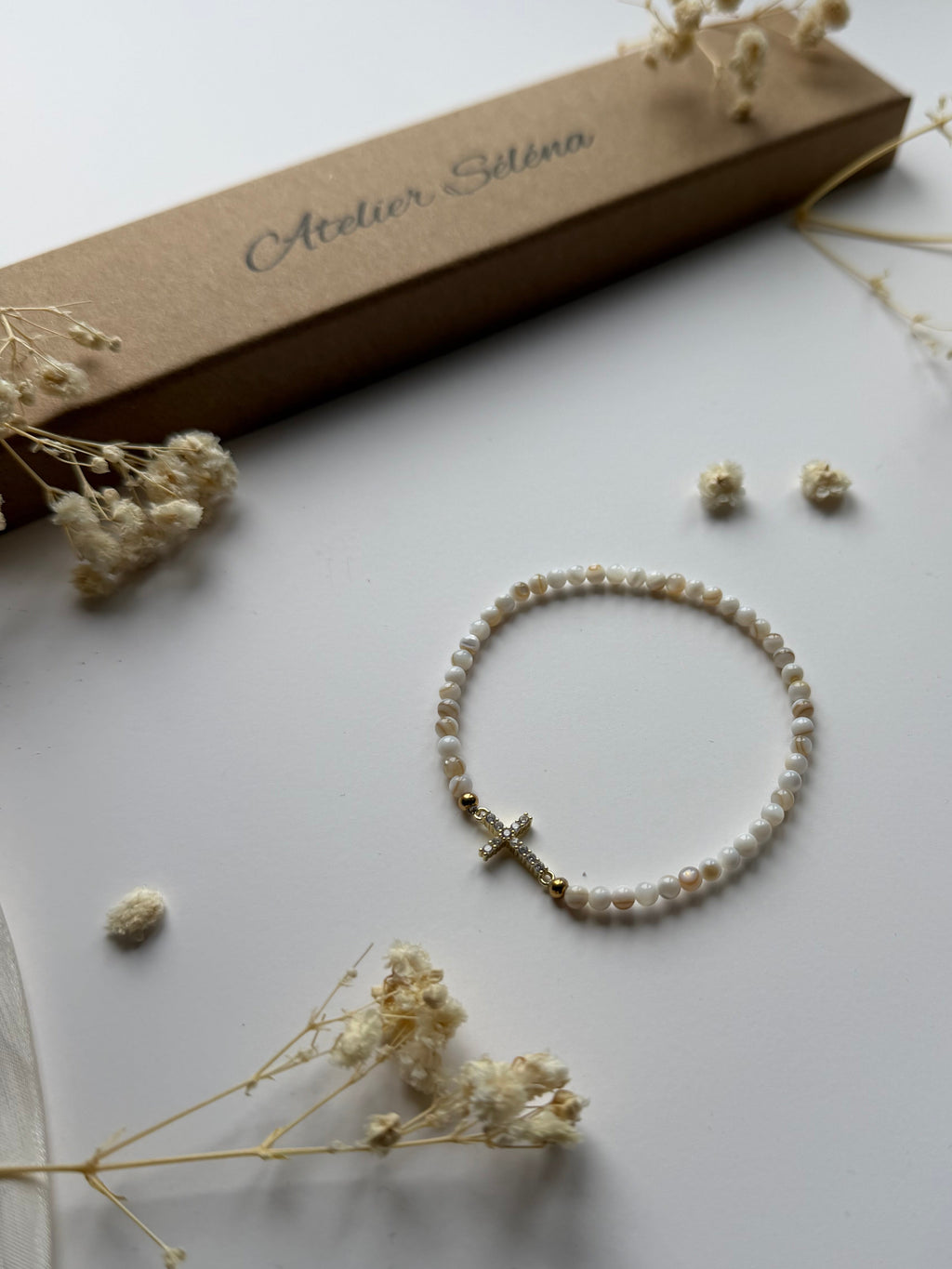 Atelier Séléna - Perles de coquillage naturelles et acier inoxydable - Doré